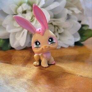 Littlest Pet Shop LPS #506 Bunny Rabbit Cream Pink Blue Green Eyes 2006